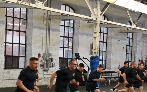 NSAW Sailors conduct PACER shuttle run