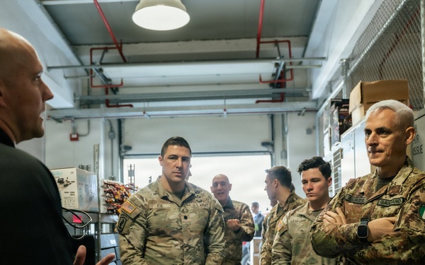 Italian Lt. Gen. Gagliano visits Vicenza military community