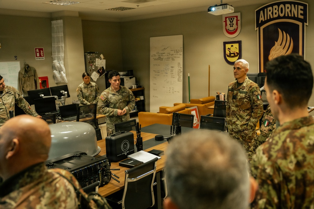 Italian Lt. Gen. Gagliano visits Vicenza military community