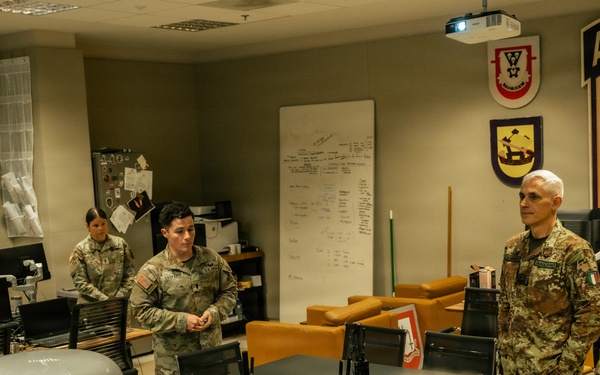 Italian Lt. Gen. Gagliano visits Vicenza military community
