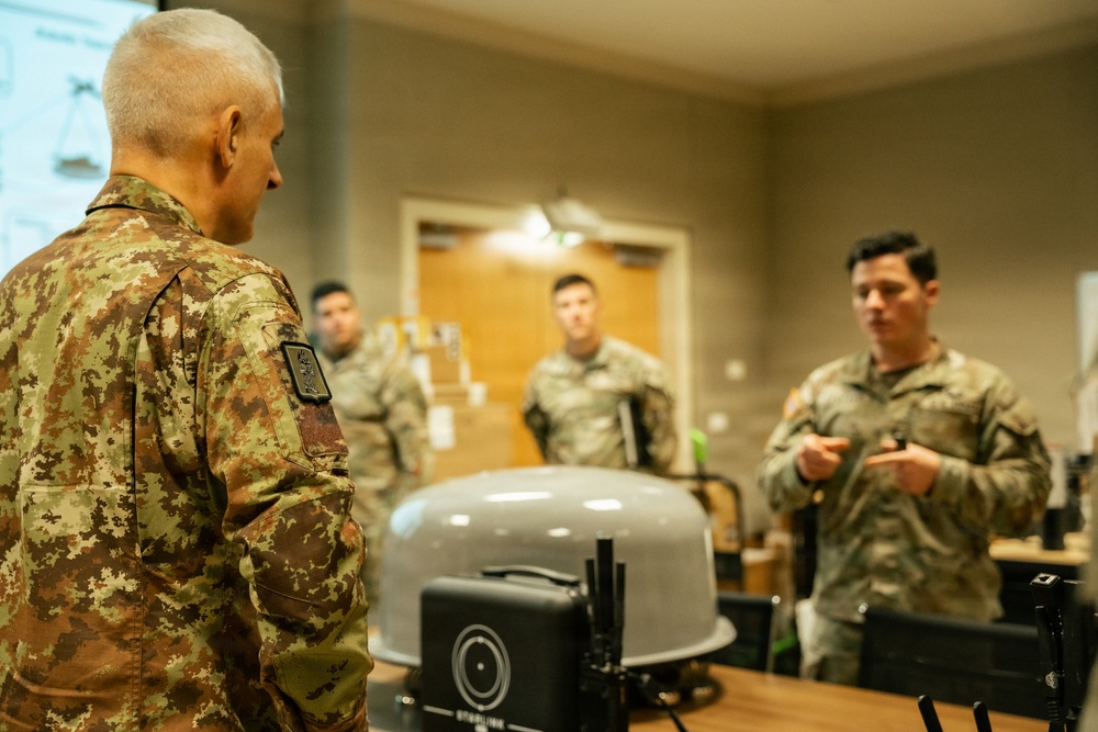 Italian Lt. Gen. Gagliano visits Vicenza military community