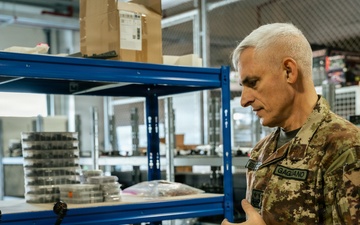 Italian Lt. Gen. Gagliano visits Vicenza military community
