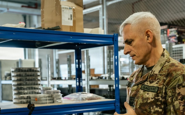 Italian Lt. Gen. Gagliano visits Vicenza military community
