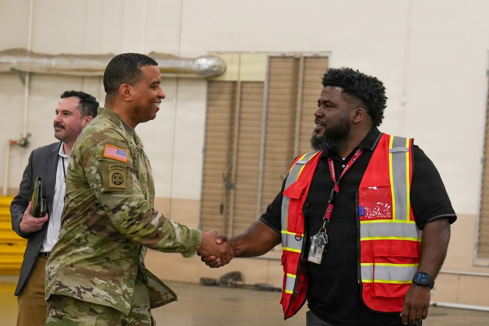 DLA Distribution commander visits DDWG