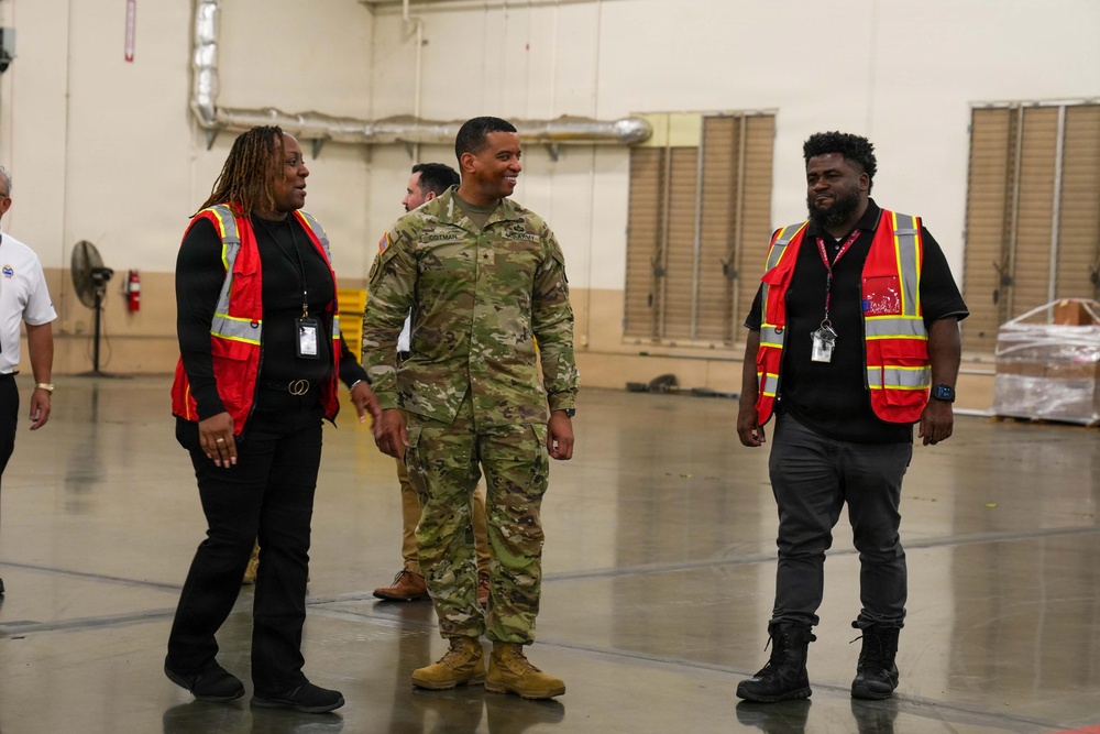 DLA Distribution commander visits DDWG