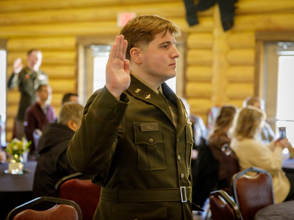 Commissioning to Warrant Officer