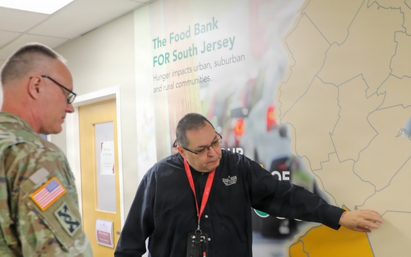 Army Reserve leader recognizes Food Bank’s efforts during government furlough