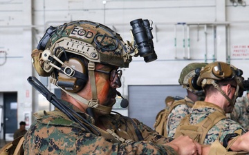 24th MEU CERTEX: U.S Marines with Kilo Conduct a CASEVAC mission