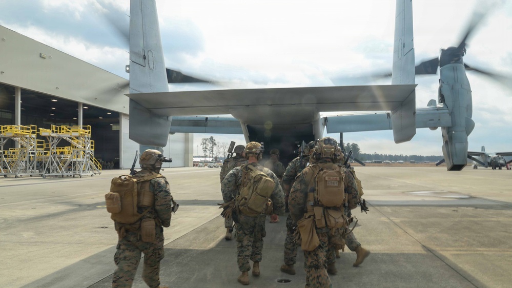 24th MEU CERTEX: U.S Marines with Kilo Conduct a CASEVAC mission