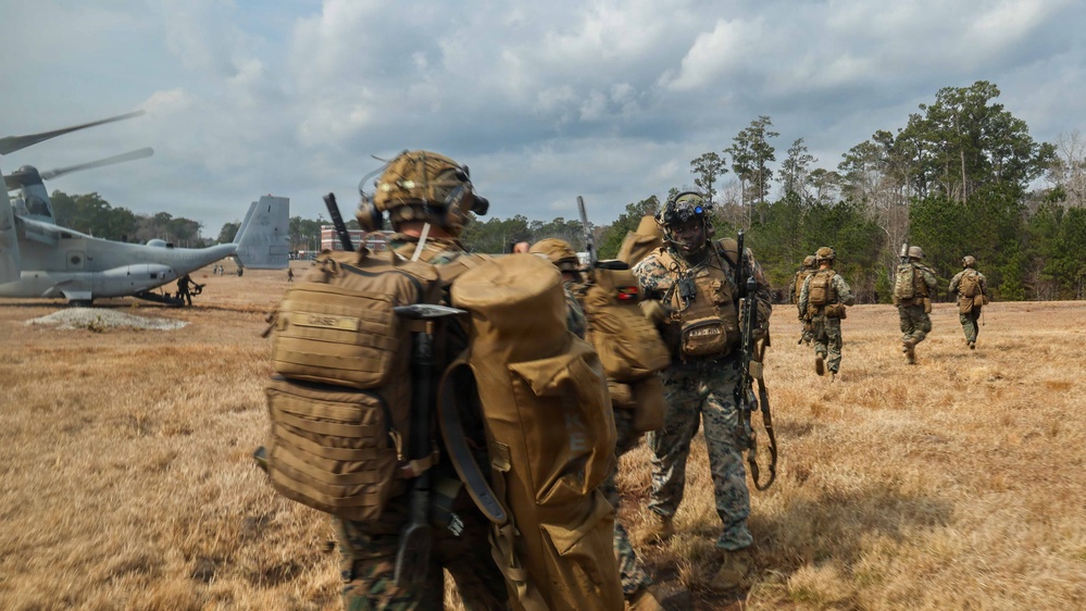24th MEU CERTEX: U.S Marines with Kilo Conduct a CASEVAC mission