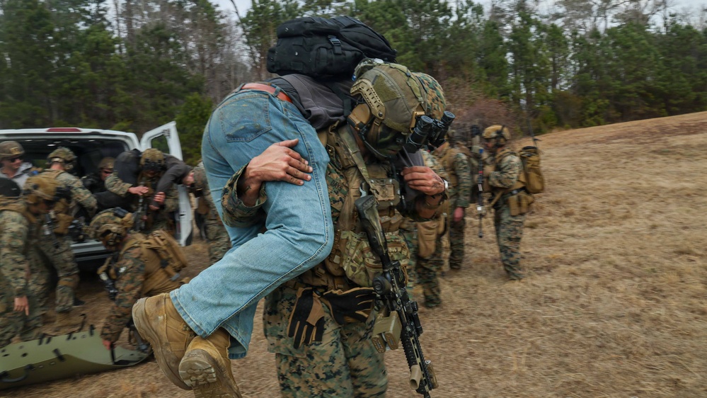 24th MEU CERTEX: U.S Marines with Kilo Conduct a CASEVAC mission