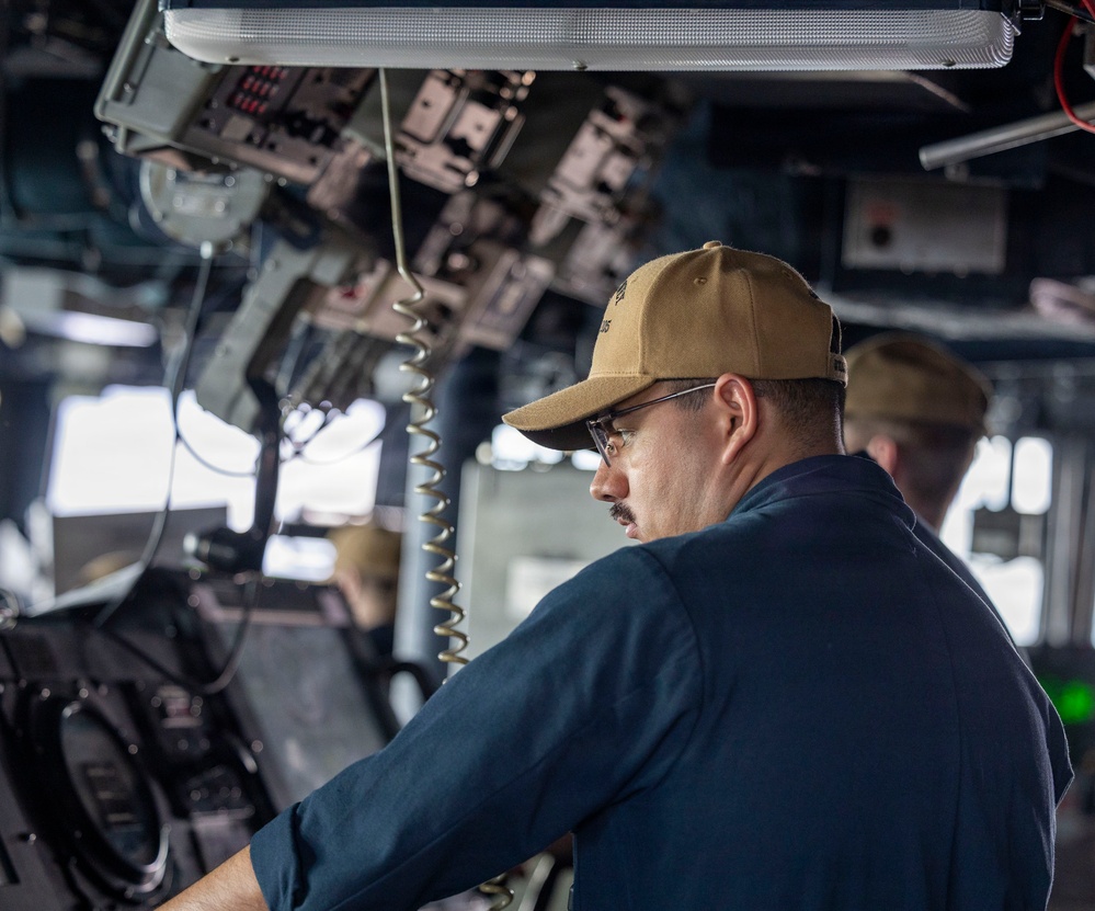 USS Dewey Departs Subic Bay