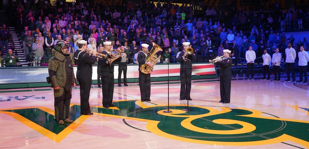 EODMU-2 Detachment Yorktown Sailors support COMREL event at the College of William &amp; Mary's Kaplan Arena