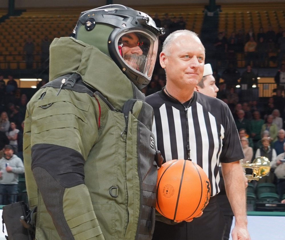 EODMU-2 Detachment Yorktown Sailors support a COMREL event at the College of William &amp; Mary's Kaplan Arena