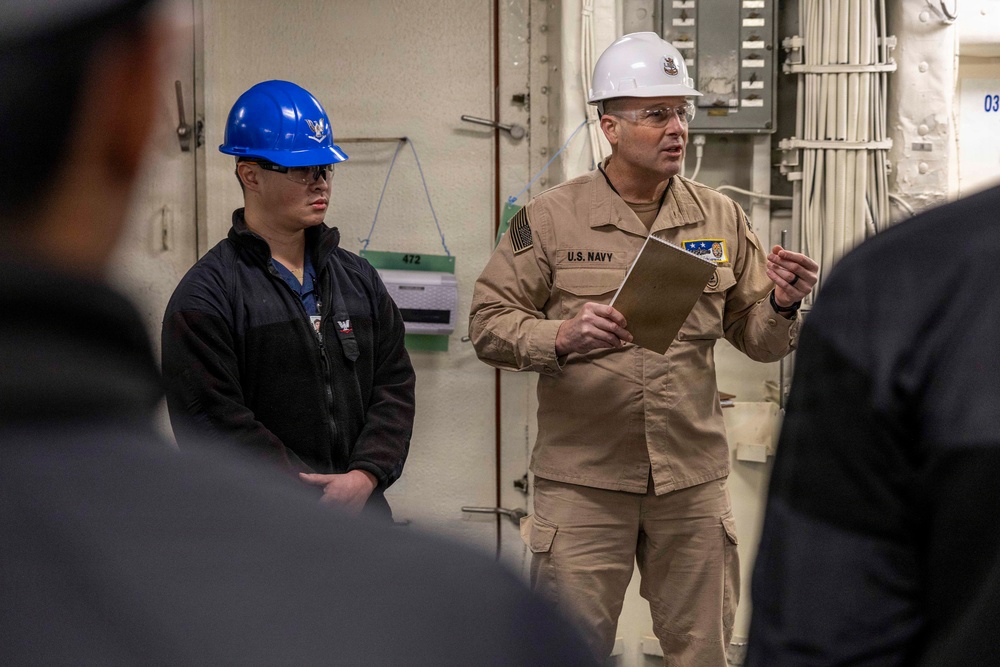 SURFLANT FORCM VISITS WASP