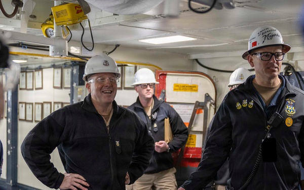 SURFLANT FORCM VISITS WASP