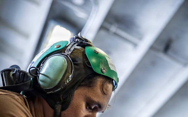 USS Iwo Jima Sailors Conduct MH-60S Seahawk Maintenance