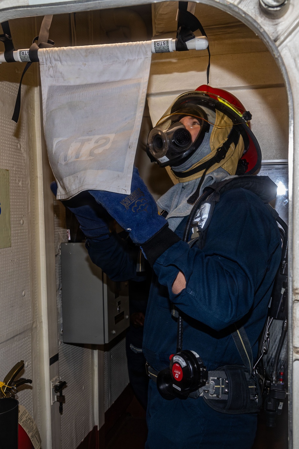 USS Iwo Jima Sailors Conduct Damage Control Training Evolution