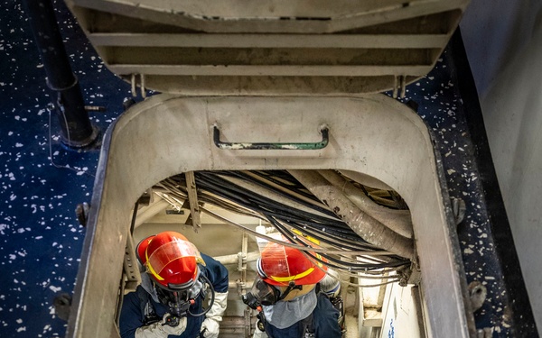 USS Iwo Jima Conducts Damage Control Training