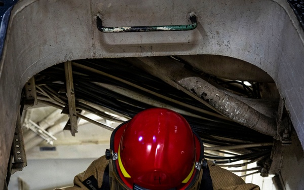 USS Iwo Jima Conducts Damage Control Training