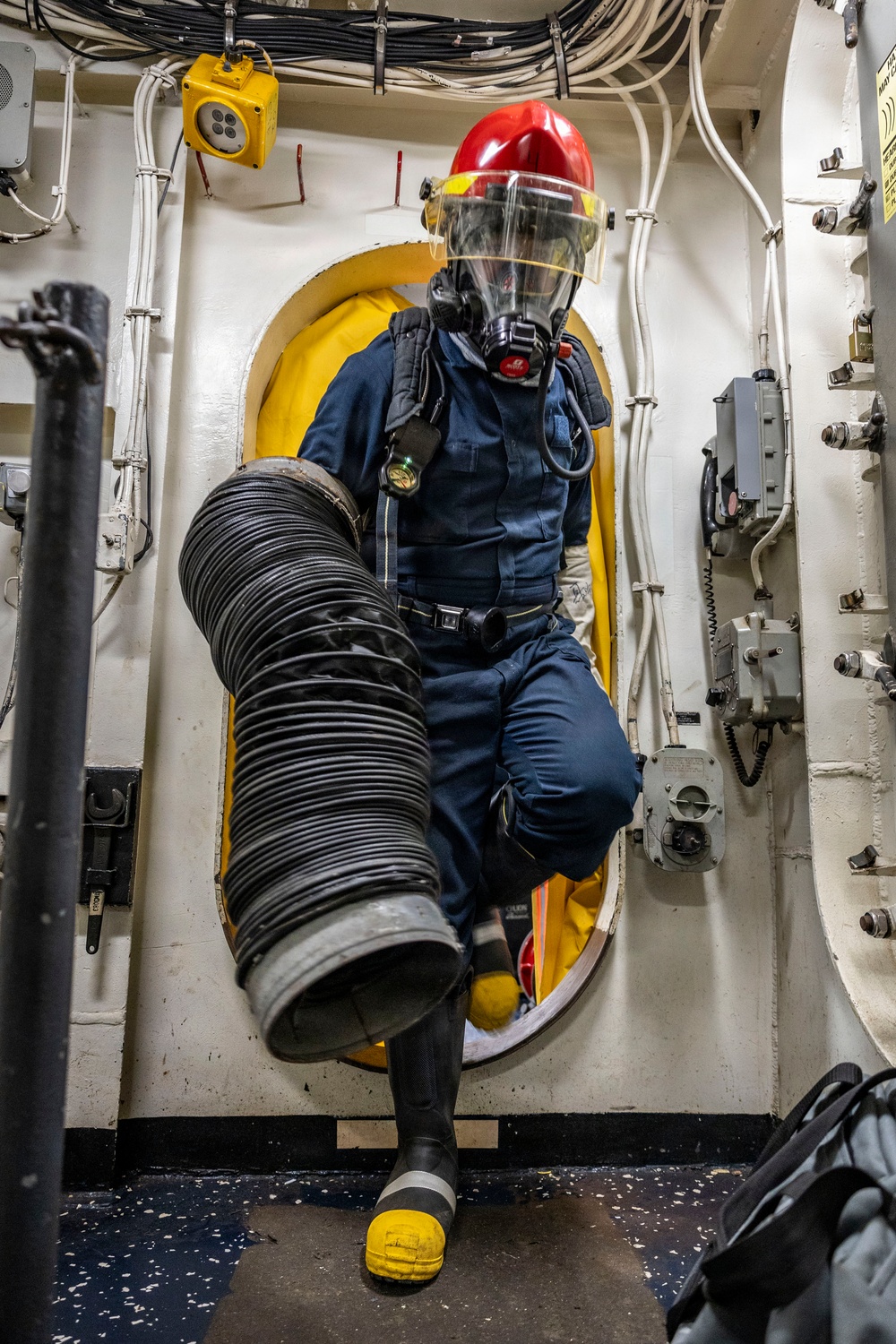 USS Iwo Jima Conducts Damage Control Training