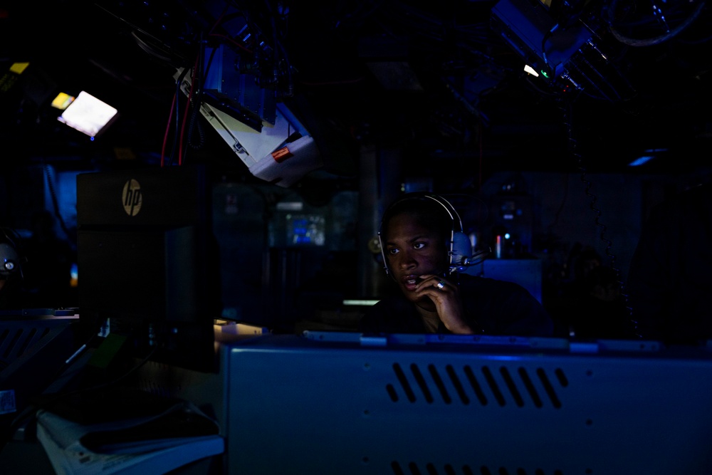 USS Iwo Jima Sailors Conduct a Combat Systems Training Evolution