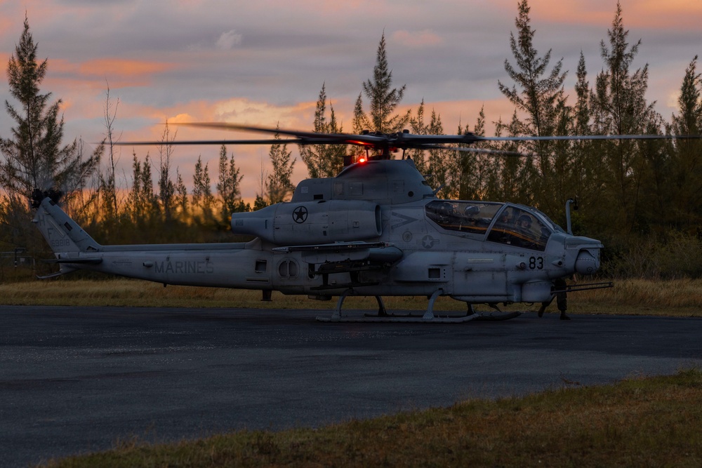 HMLA-269 and HMH-464 land in The Bahamas