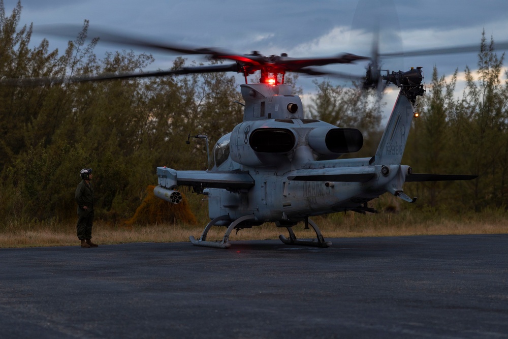 HMLA-269 and HMH-464 land in The Bahamas