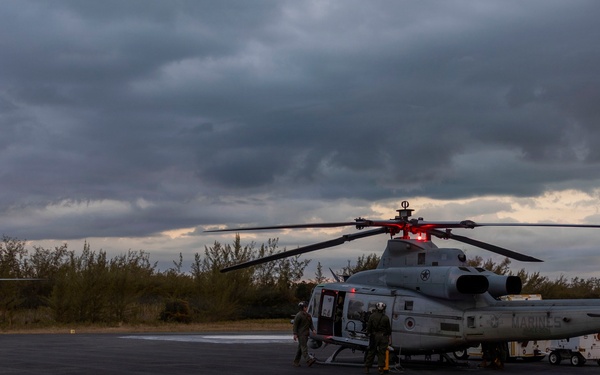 HMLA-269 and HMH-464 land in The Bahamas