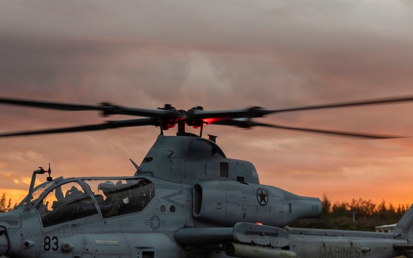 HMLA-269 and HMH-464 land in The Bahamas