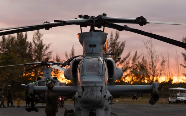 HMLA-269 and HMH-464 land in The Bahamas