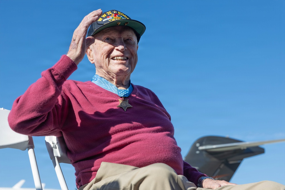 MoH recipient, retired U.S. Navy Capt. Royce Williams arrives to Jet Center Palomar Airport