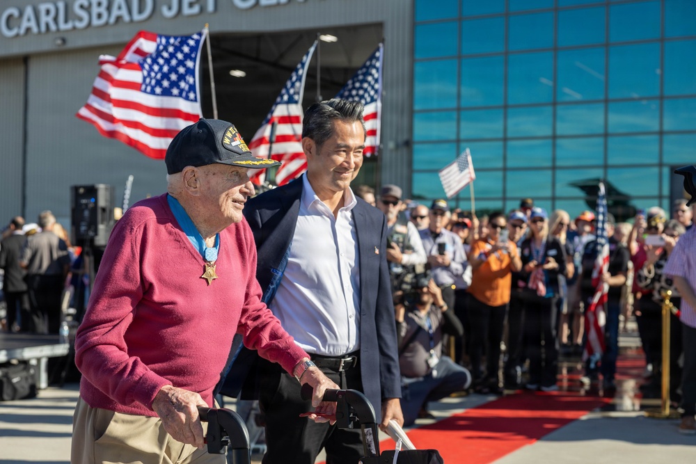 MoH recipient, retired U.S. Navy Capt. Royce Williams arrives to Jet Center Palomar Airport