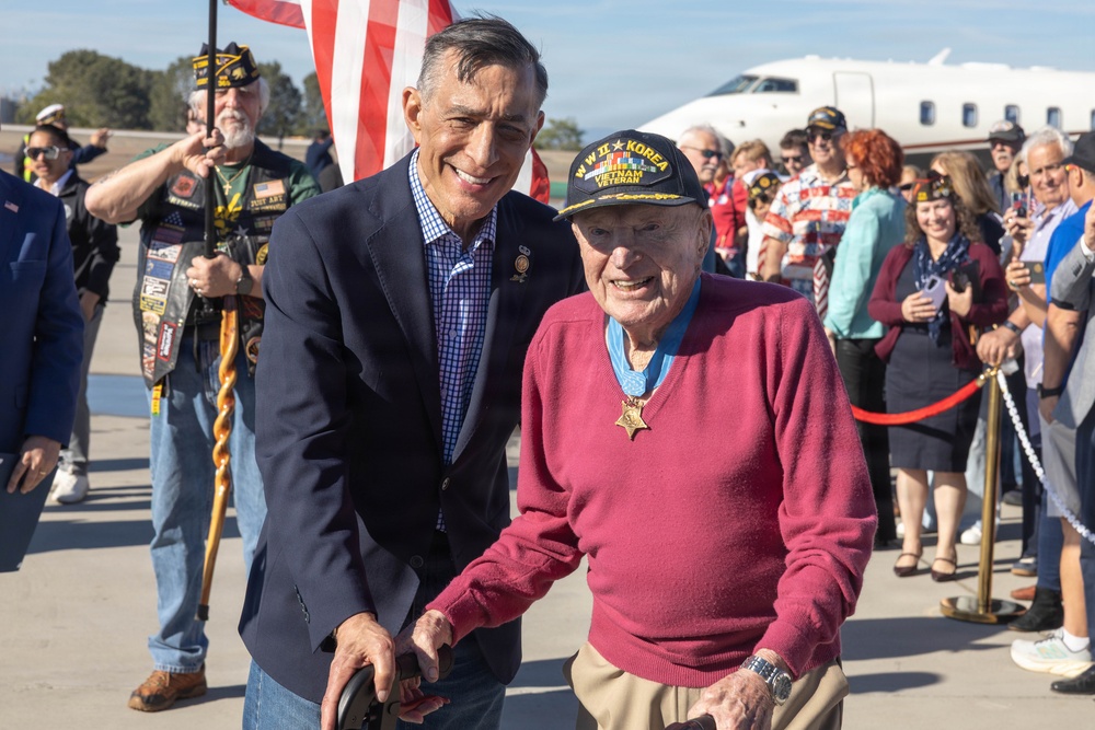 MoH recipient, retired U.S. Navy Capt. Royce Williams arrives to Jet Center Palomar Airport