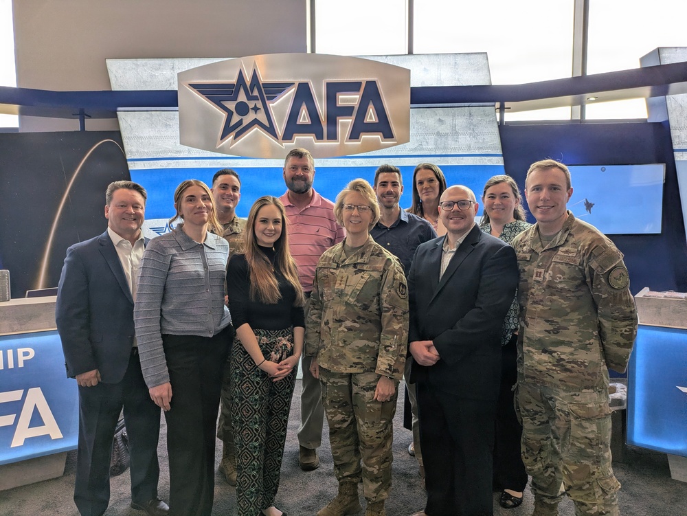 AFLCMC Commander meets with future leaders at AFA Symposium