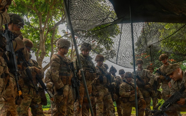 E3B WEAPONS/MEDIC LANES