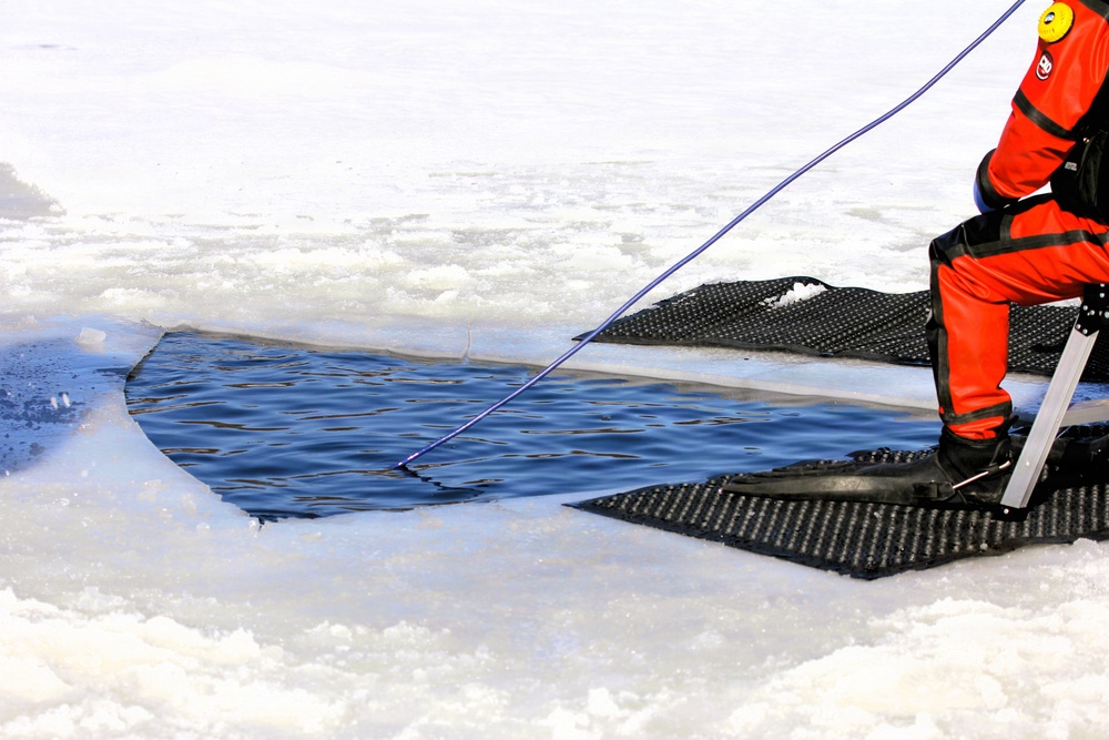 Fort McCoy DES Fire Department dive team holds February rescue training under ice