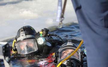 Fort McCoy DES Fire Department dive team holds February rescue training under ice