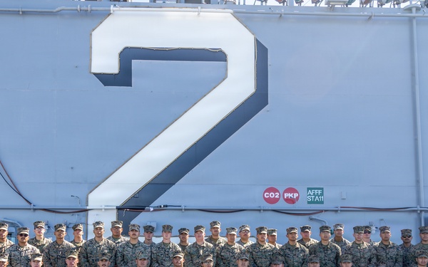 MWSS-371 Motor Transport Company visits USS Essex