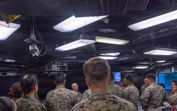 MWSS-371 Motor Transport Company visits USS Essex