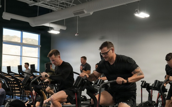 1st Special Forces Command commander trains alongside 10th SFG (A) Soldiers