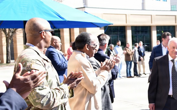 SMDC leader retires after 48 years of military, civilian service