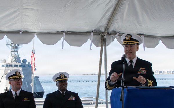 USS Kansas City Holds Change of Command Ceremony