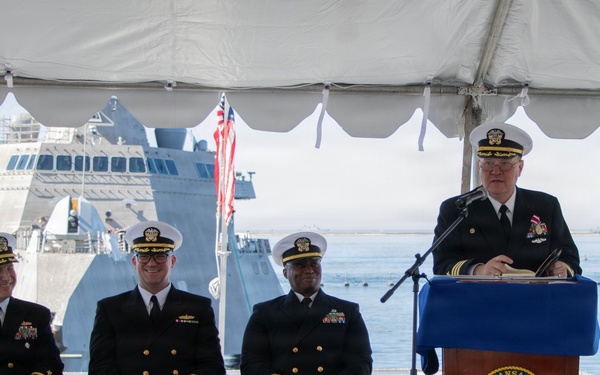 USS Kansas City Holds Change of Command Ceremony
