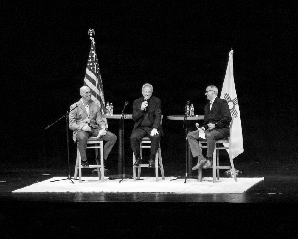 Gary Sinise talks military and life at southern New Mexico event