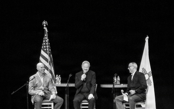 Gary Sinise talks military and life at southern New Mexico event