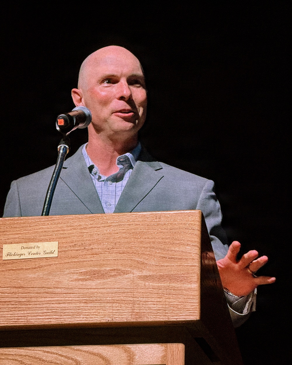 Gary Sinise talks military and life at southern New Mexico event