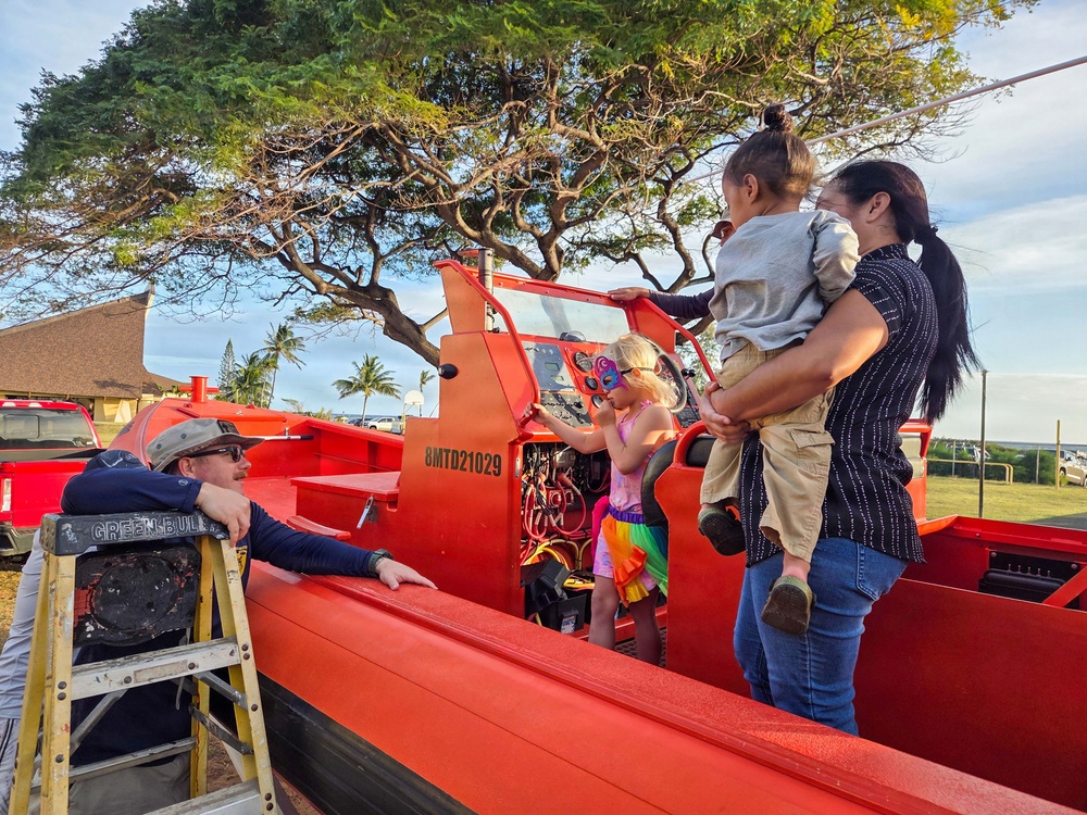 Pacific Missile Range Facility (PMRF) Volunteers at the S.T.R.E.A.M. Night at St. Theresa's Catholic School