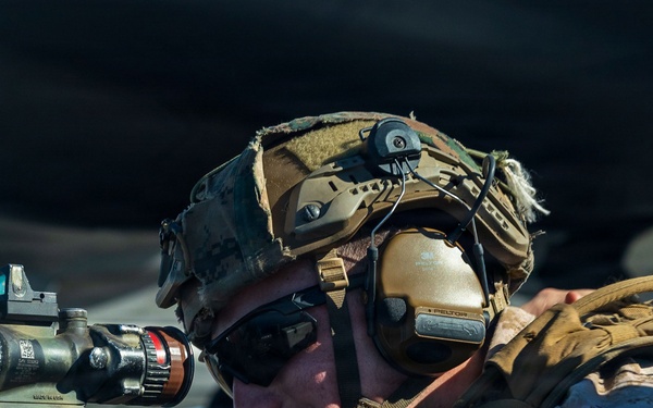 11th MEU Marines, Sailors Conduct Simulated Straight Transit