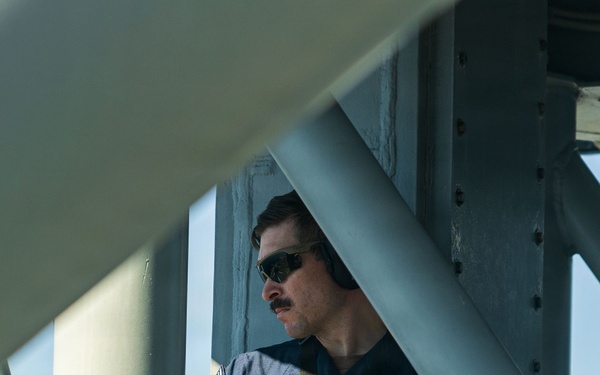 11th MEU Marines, Sailors Conduct Simulated Straight Transit